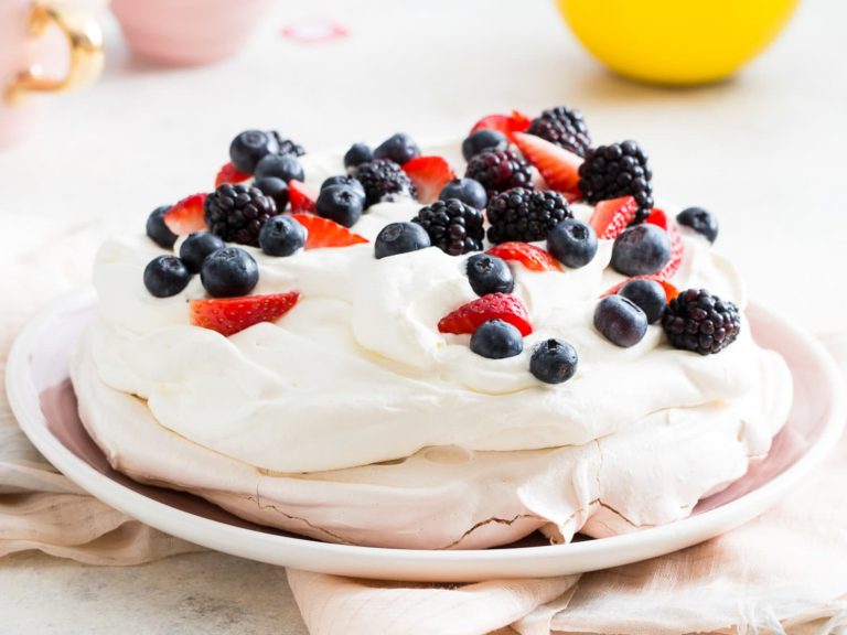 Pavlova: How To Make Australian Pavlova Cake – DesiDakaar